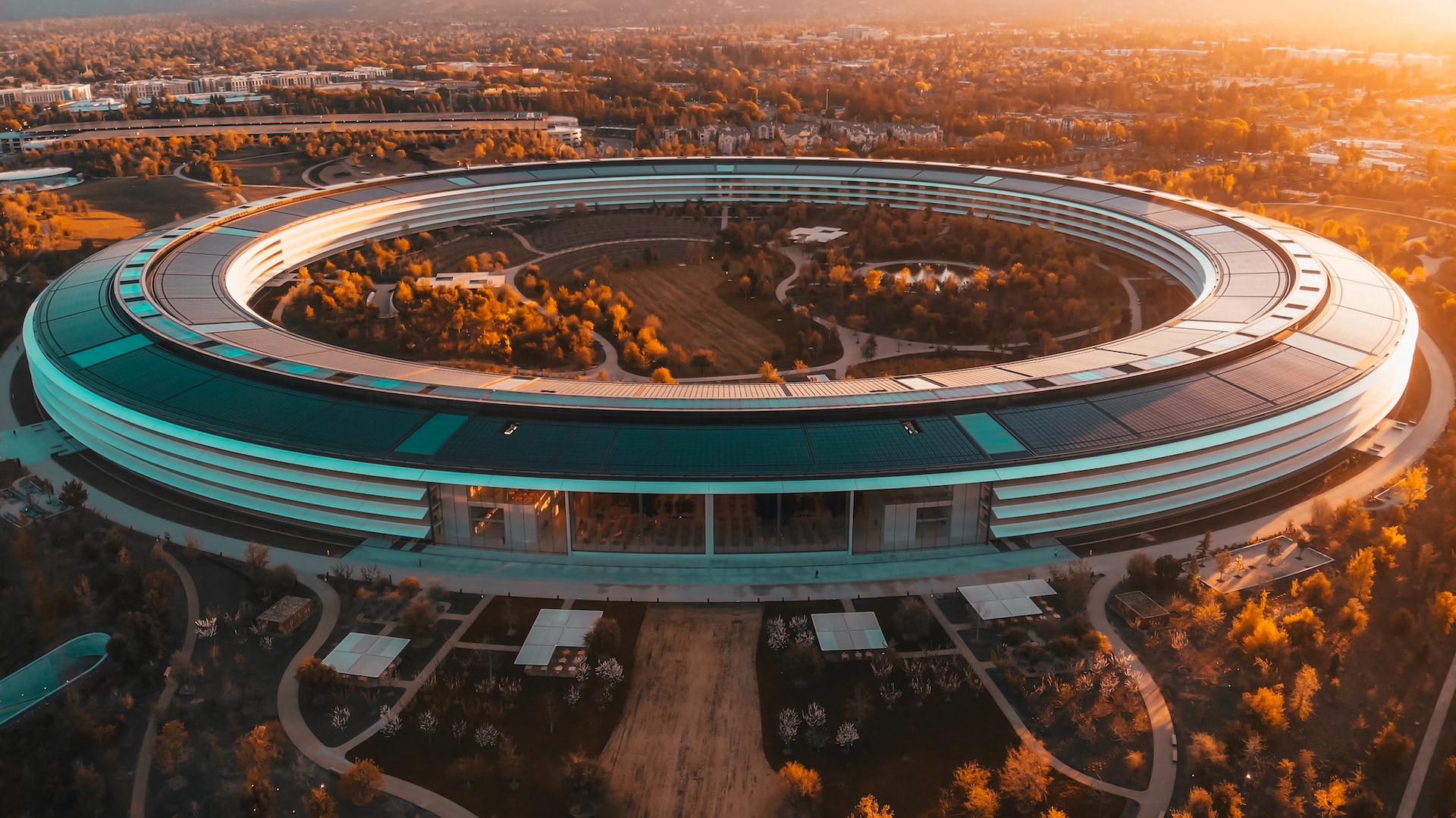 Read more about the article ¿Es posible replicar el ecosistema de Silicon Valley en Centroamérica?